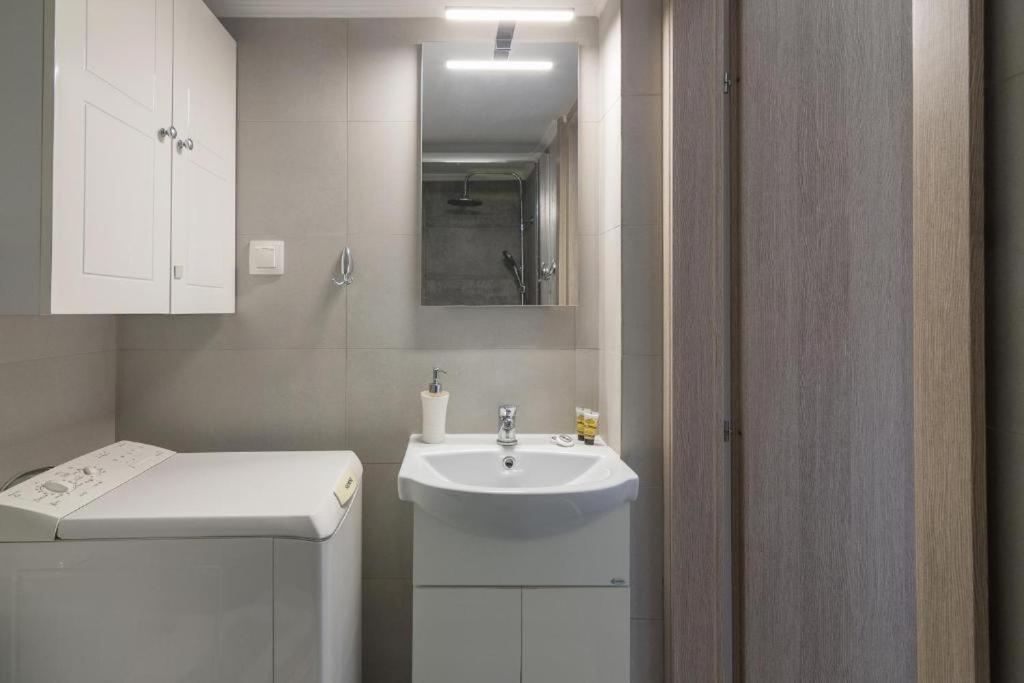 Lovely Studio Apartment For 2 Ppl In Athens Exterior photo